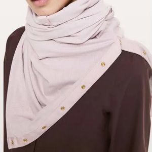 Lululemon Customizable Snap Scarf
